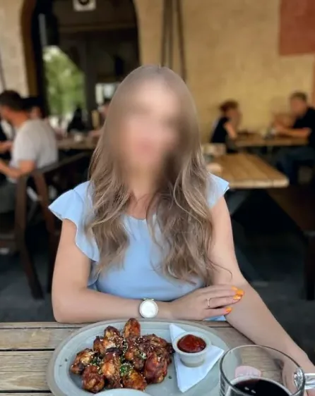 Fabienne, 32
