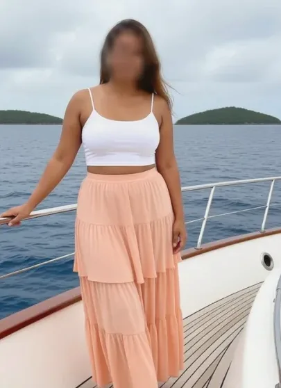 Hannah, 32