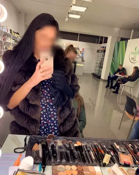 Helena, 39