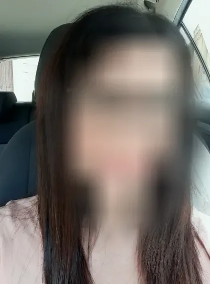 Larissa, 38