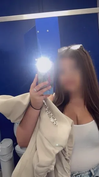 Selina, 18